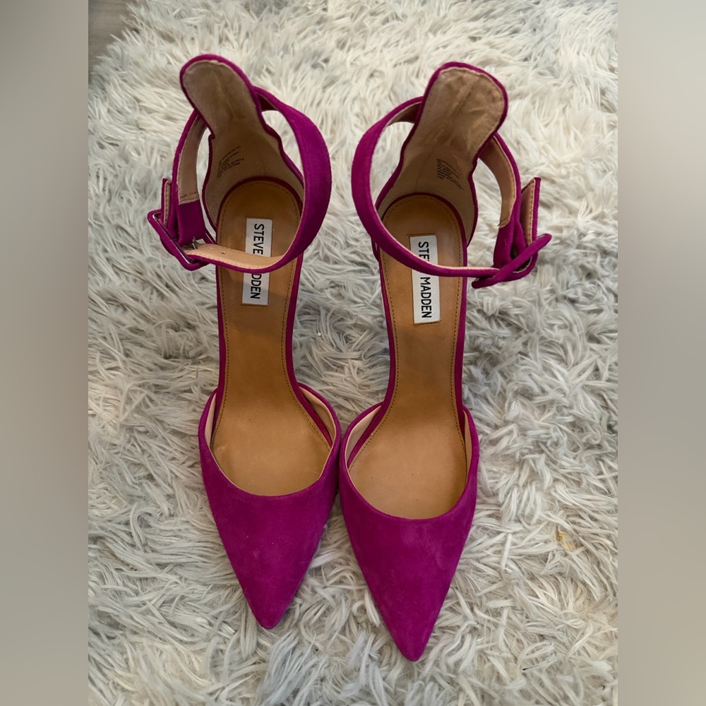 Steve Madden Fuchsia Suede Heels